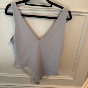 Aritzia Babaton V Neck Bodysuit - Size 2XL
